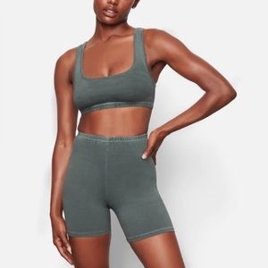 RARE SKIMS OUTDOOR BASICS SET